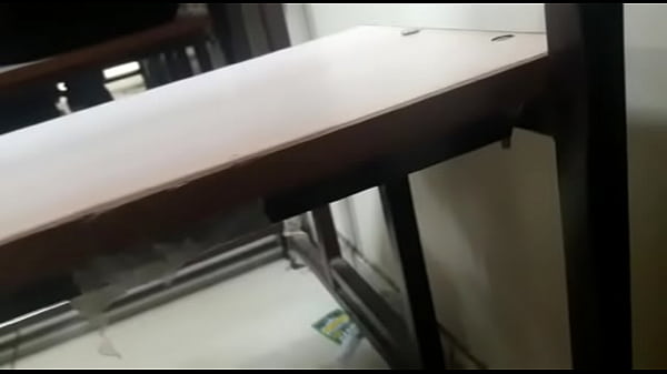 Gadis India Yang Menggoda Dengan Lekuk Tubuhnya Yang Memikat