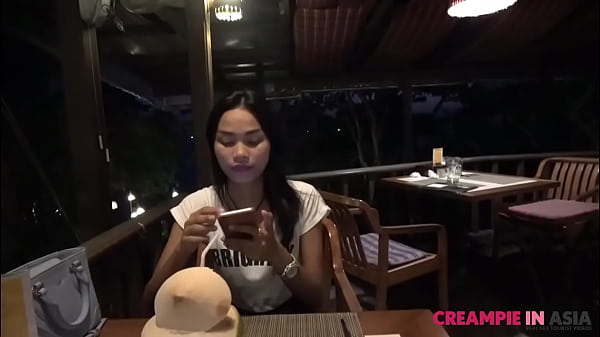 Gadis Thailand Muda Menerima Suntikan Sperma Tanpa Sensor