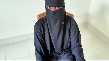 Gadis Berjilbab Menggoda Di Kamarku, Siap Melayani Nafsu
