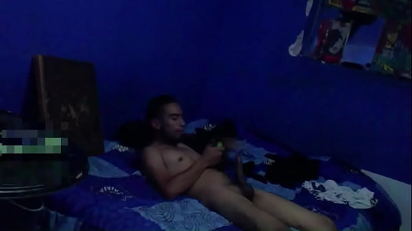 Pengalaman Pertama Jadi Pelacur Dengan Teman Ayahku.