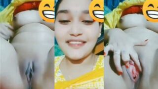 Gadis Desa Panas Meraung-raung Saat Video Call Mesum Dengan Pria Tak Dikenal