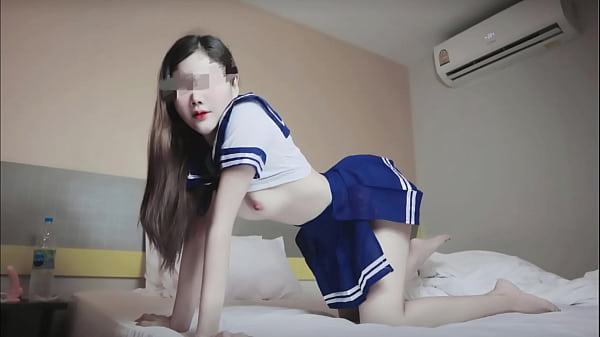 Gadis Jepang Berseragam Sekolah, Panas Dan Menggoda Sebelum Masuk Kelas