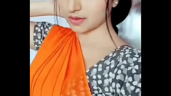 Tubuh Seksi Bergoyang Di Tamil Nadu