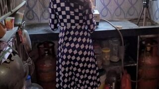 Istri Nakal Menggoda Dewar Di Dapur