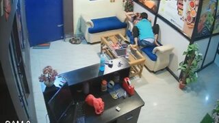 Liburan Kantor, Si Cowok Ngempok-ngempok Susu Montok Temen Kerjanya Sampe Kenceng.