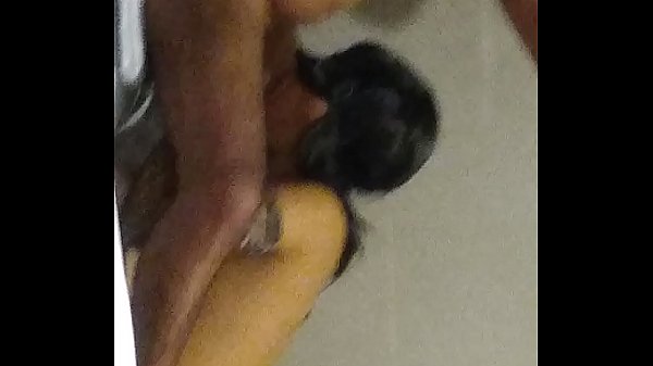 Neha Ngewein Abang Tirinya Sambil Mandi, Suara Mesra Merintih