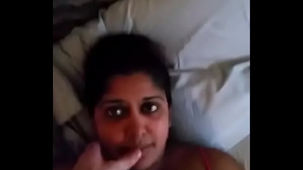 Cantiknya Gadis India Yang Menggoda