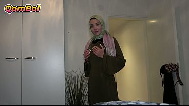 Abis Nyokap Bokap Pergi, Doi Ngajak Ngewe Di Kamar Sambil Pake Hijab.