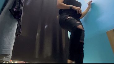 Ganti Baju Di Ruang Ganti, Cewek Rusia Montok Dengan Pentil Kencang Dan Toket Gede.