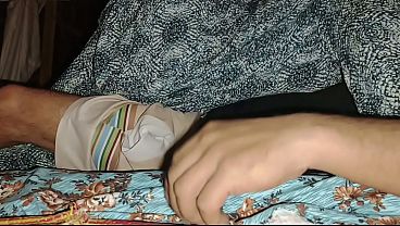 Malam Ini Ibu Tiri Bikin Hot Banget, Gue Colokin Dua Jari Di Memeknya Sampe Muncrat Air.
