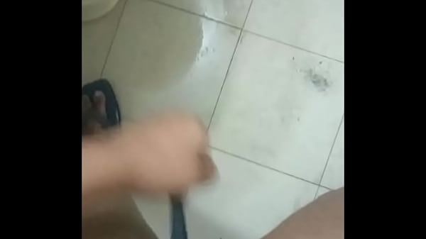 Kamar Mandi Panas: Jari-jari Menggoda Dan Gadis Desi Berjilbab