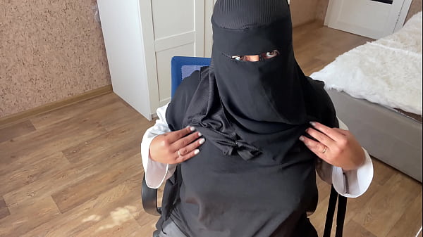 Istri Arab Baca Cerita Sex Panas Bikin Makin Basah