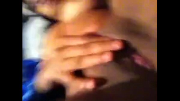 Gadis Seksi Montok Berfoto Sendiri