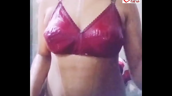 Tonton Video Cewek Desi Asli Lagi Buka Shawar Sambil Mainin Memek.