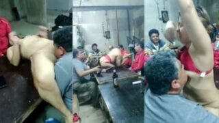 Pelacur Murahan Melayani Gerombolan Pria Dalam Video Seks Desi Yang Panas Dan Liar.