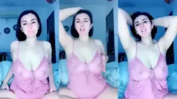Tante Viona Pamer Dada Besar Montok Sampai Nongol Bikin Ngilu