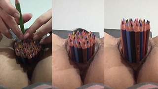 Tempat Pensil Kesayangan Yang Siap Digoyang-goyang Biar Keluar Isinya.