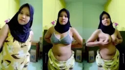 Ukhti Bikin Video Panas Remas Memek Sampai Basah