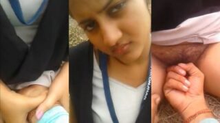 Video Panas Cewek Kuliah Cantik Dijariin Di Luar, Bikin Makin Greget