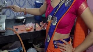 Vidio Sex Desi India Pasangan Lagi Ngewe Di Dapur, Hot Banget.