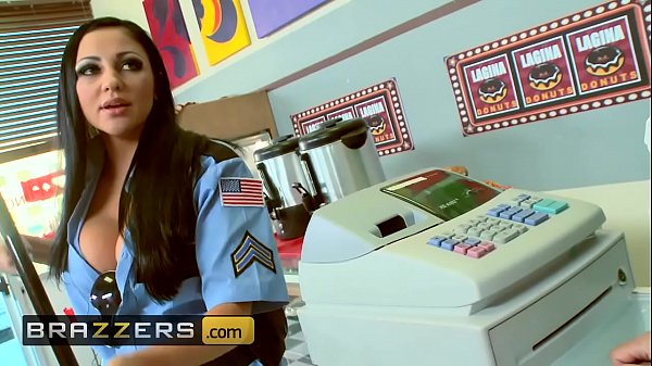 Seragam Ketat, Toket Gede Montok – (audrey Bitoni, Honey White, Johnny Sins) – Krim Boston – Brazzers