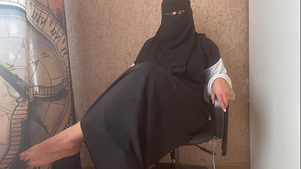 Joi Panas Dari Tante Arab Berhijab Yang Bikin Ngilu