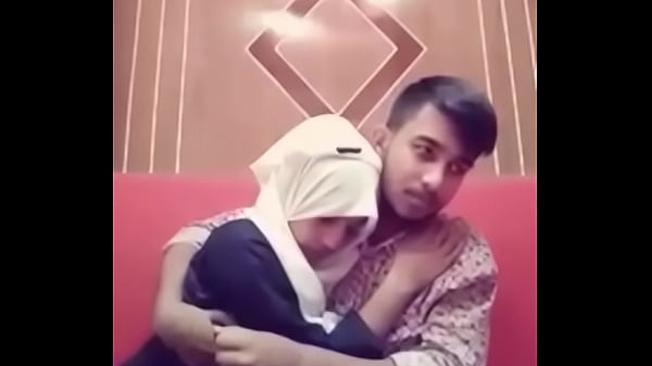 Bibir Desi Nempel Basah Di Hotel, Ciuman Liar Bikin Kamar Makin Panas