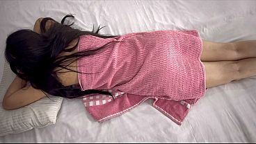 Nri Cewek, Pantatnya Dipijit Pelayan, Habis Itu Kontolnya Masuk Ke Memek, Pantat Gede Digoyang.
