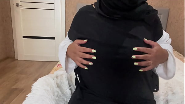 Arab Milf Jasmine, Celana Dalamnya Lepas, Becek Banget