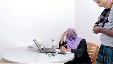 Bankir Kerudung Sange Digarap Sama Petani Desa, Crot Di Memek
