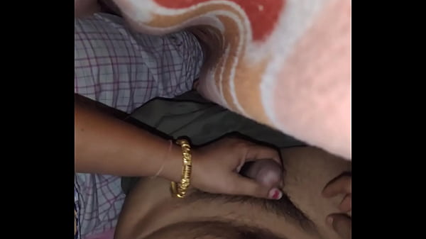 Maa Ke Sath Suhagraat, Garam Raat Ka Maza Le.