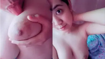 Nadia Nazami Goyang Ebot, Toket Mantul Bikin Klepek-klepek