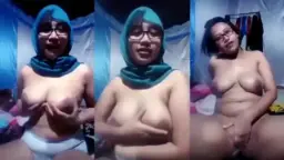 Tante Cita, Montoknya Bikin Pengen Gigit, Hijabnya Bikin Makin Liar.