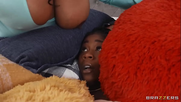 Ngentot Bantal, Pelacur Kecil Suka Threesome / Brazzers / Download Full Di Https://zzfull.com/haz