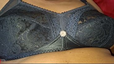 Ibu-ibu Asia Seksi Bikin Siapapun Nggak Tahan, Lo Suka Dia Nggak?