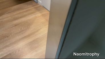 Liburan Mesum Dengan Kakak Tiri – Naomi Noel, Ngewe Bareng Di Kamar Hotel