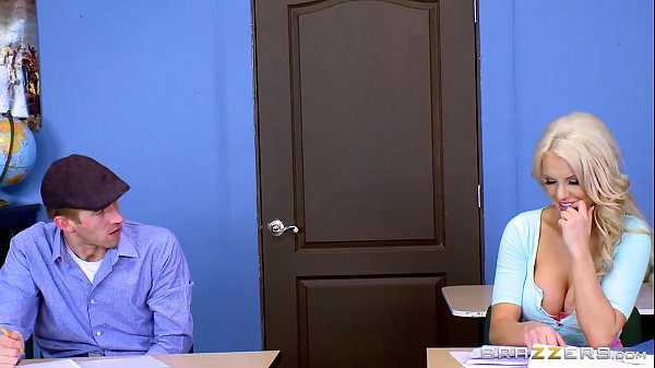 Ngentot Di Sekolah Bareng Kenzie Taylor, Tits Gede Siap Digeprek