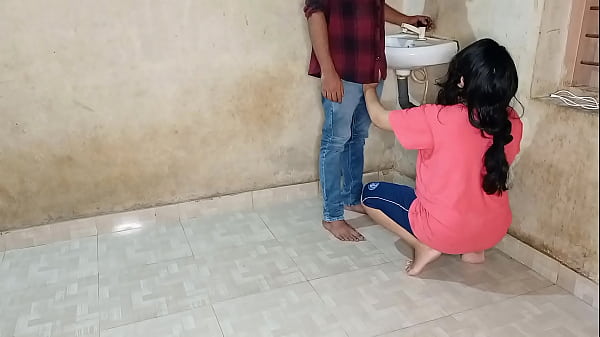 Bhabhi Ne Jawaan Plumber Se Apni Chut Ki Pyaas Bujhayi, Garam Xxx Plumber Sex Hindi Mein.