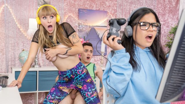 Realiti Kings – Cewek Streamer Seksi Ngebut Sampai Tuntas