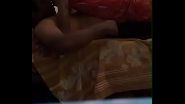 Desi Istri Di Atas, Nunggingin Suami Sambil Ngocok Sendiri