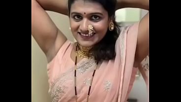 Wanita India Seksi Pamer Ketiak Basah Bikin Ngentot