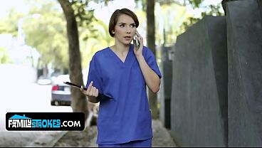 Natalie Porkman & Melanie Hicks Dapat Perlakuan Spesial Dari Doktor Mesum