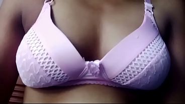 Makan Malam Sambil Lihat Cewek India Super Seksi, Bikin Pengen Gigit.