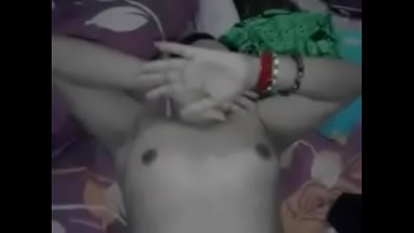 Buka Paha Lebar-lebar, Tunjukin Memek Basah Khas India Yang Bikin Ngiler