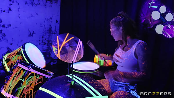 Tonton Trailer Ngentot Drummer Gendut Sampai Muncrat Dari Https://zzfull.com/drumm