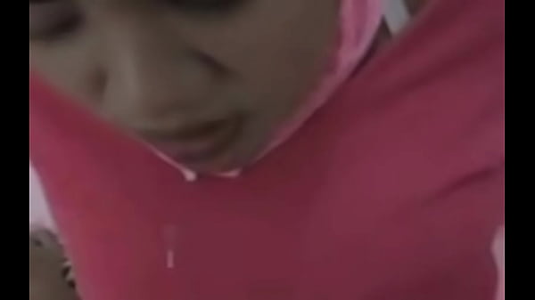 Hijab Tersingkap, Desahan Panas Di Balik Kain Suci.